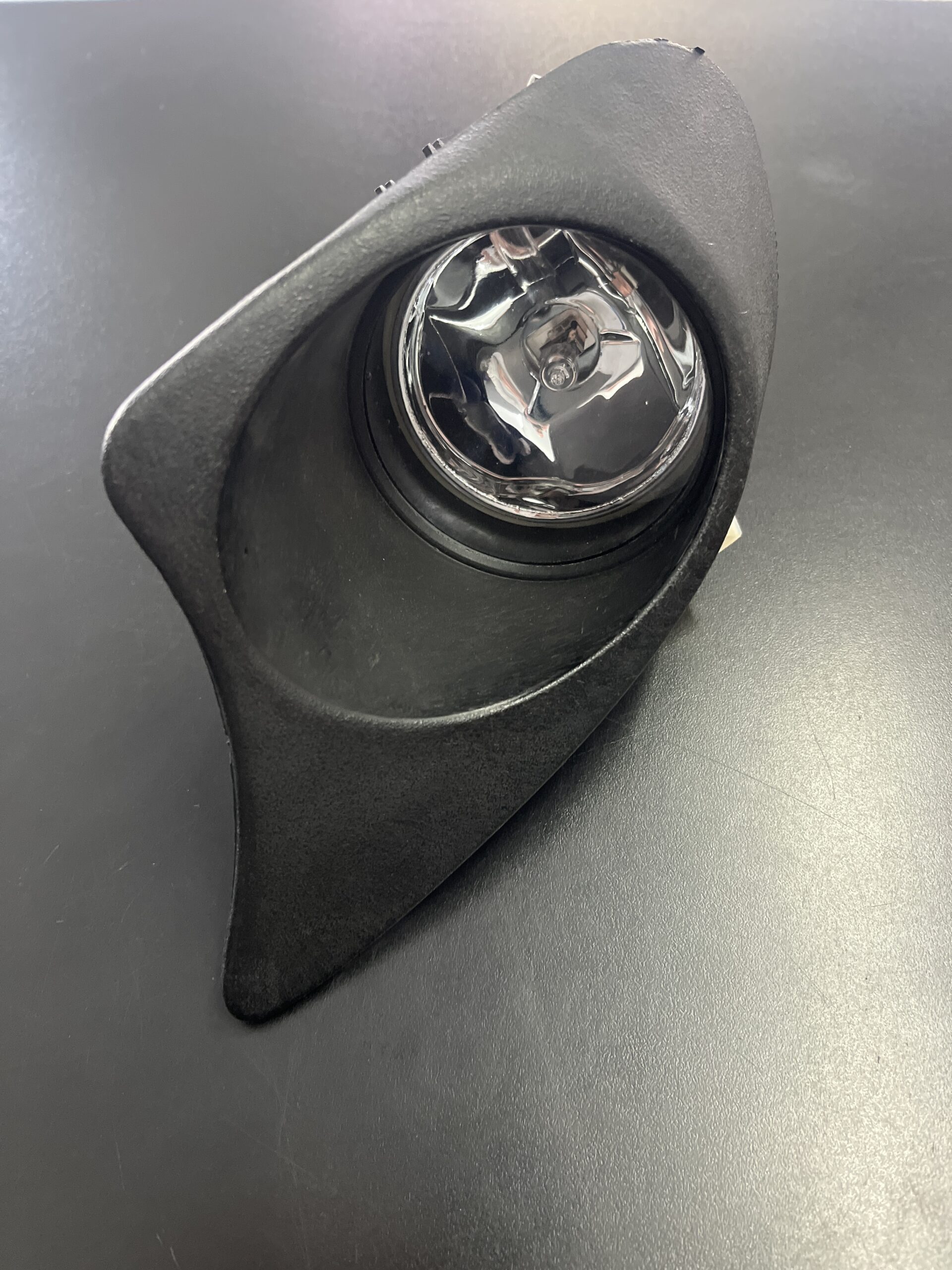 Faro delantero auxiliar Suzuki Fun Modelos 2003 2004 2005 2006. Marca: Ogrus original. Lado: Izquierdo (conductor). Con portalampara: Si.